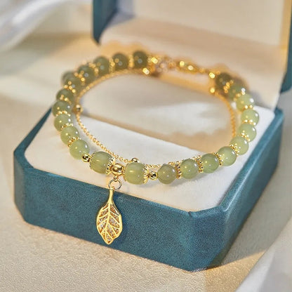 Bracelet en Feuille Élégante en Jade avec un Charme de Feuille Spécial