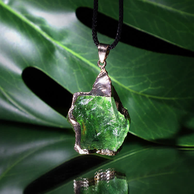 Collier Élegant en Moldavite Naturelle - Lyra