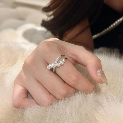 Bague Vintage Élegante Ajustable avec Zirconia Scintillante et Belle Perle - Isadora