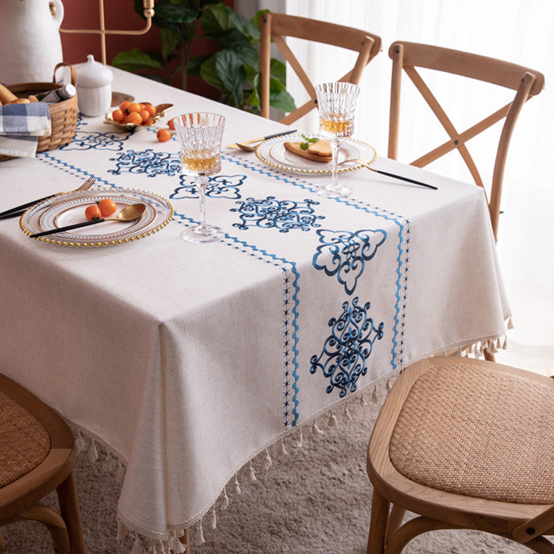 Exquise nappe brodée porte-bonheur