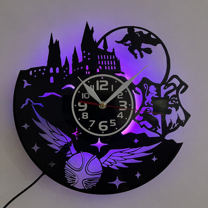 Horloge murale en vinyle LED Floroux - Parfait pour décoration de salon, chambre, cuisine et bureau | Idéal comme cadeau pour un anniversaire, la fête des mères et Halloween