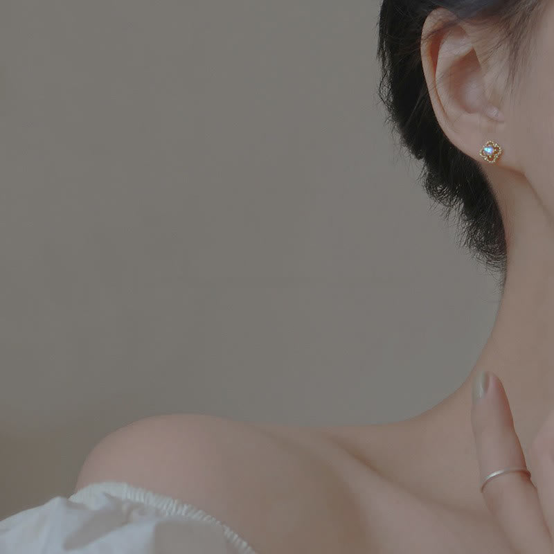 Boucles d'oreilles vintage charmantes avec opale - Collection Seraphina