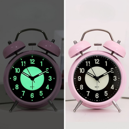 GlowClock – Réveil Métallique Éclairé Moderne Silencieux