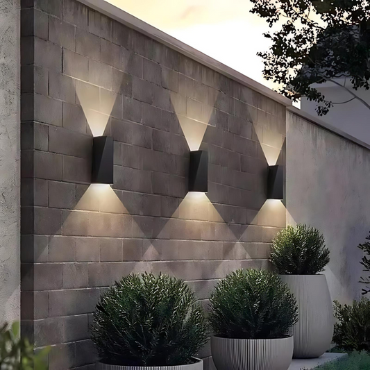 Floroux | Applique murale LED extérieure élégante pour des accents modernes