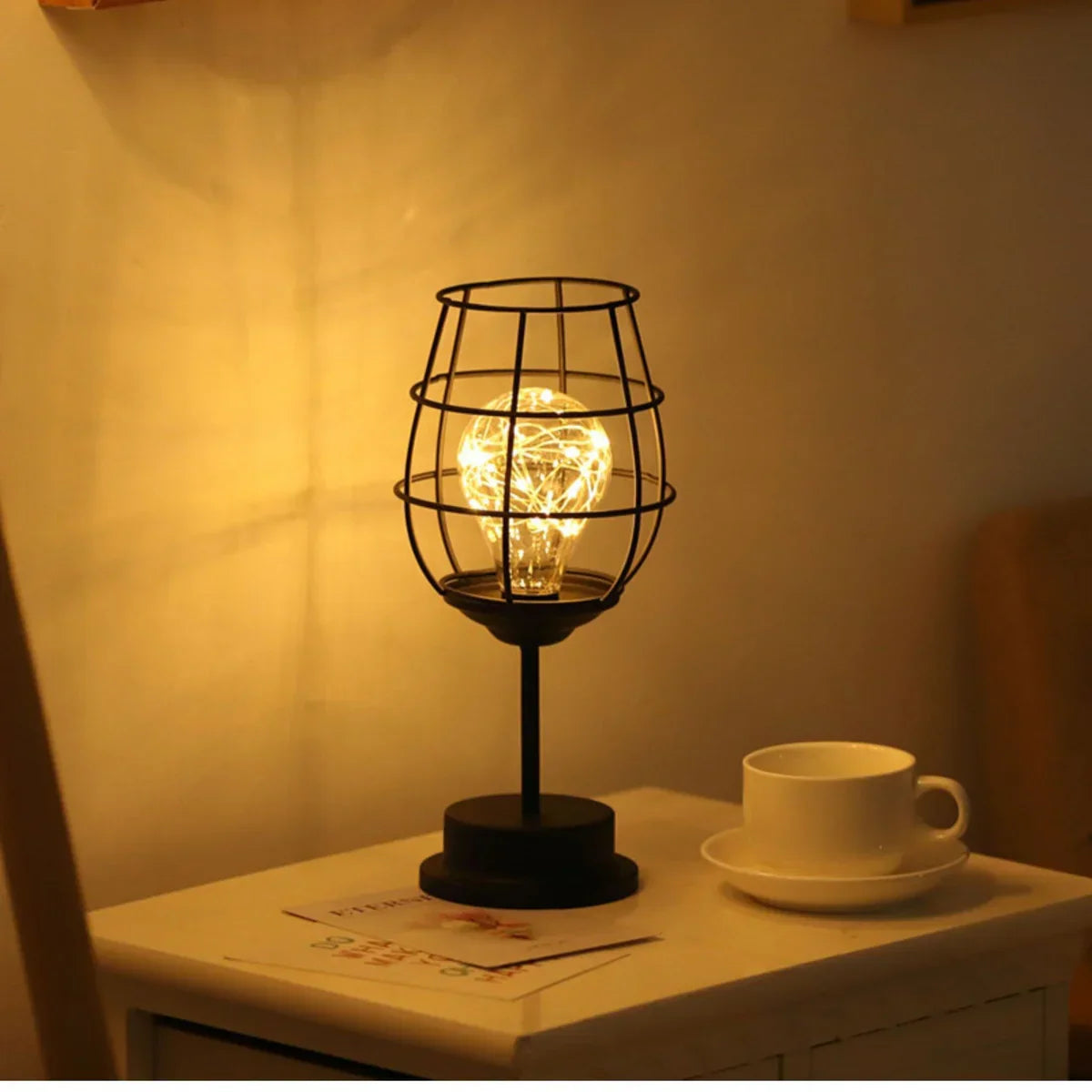EleganceGlow – Lampe de table ajustable élégante