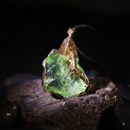 Collier Élegant en Moldavite Naturelle - Lyra