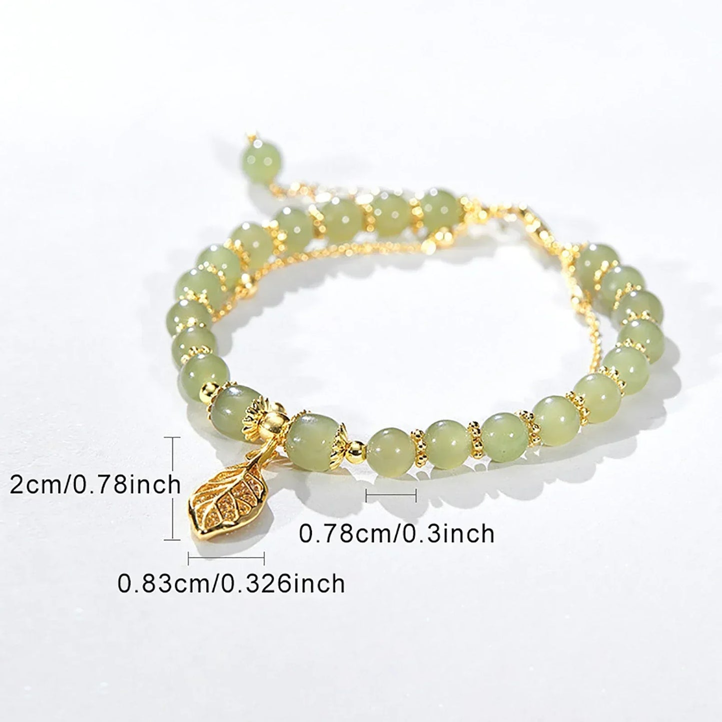 Bracelet en Feuille Élégante en Jade avec un Charme de Feuille Spécial
