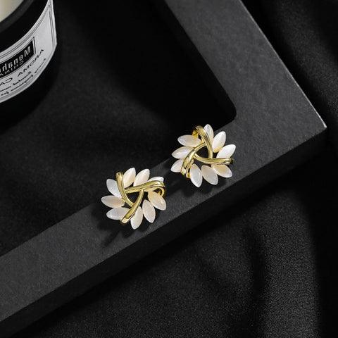 BlossomStud Boucles d'oreilles – Élégantes Boucles d'oreilles Sakura