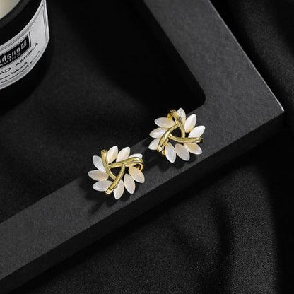 BlossomStud Boucles d'oreilles – Élégantes Boucles d'oreilles Sakura