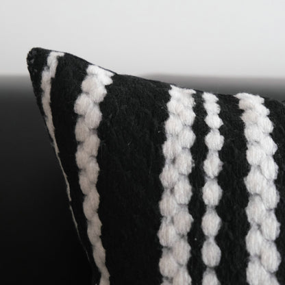 Coussin moderne en fausse fourrure