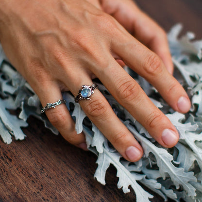 Bague déclarative Élégante Iris Pierre de Lune - Faites une Impression Audacieuse