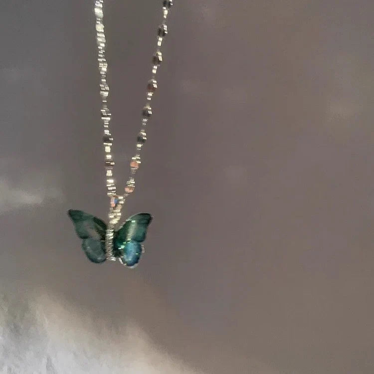 Collier Papillon Bleu Élégant Elina