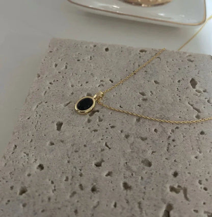 Collier empilable élégant en onyx noir et perles - Collection Aria