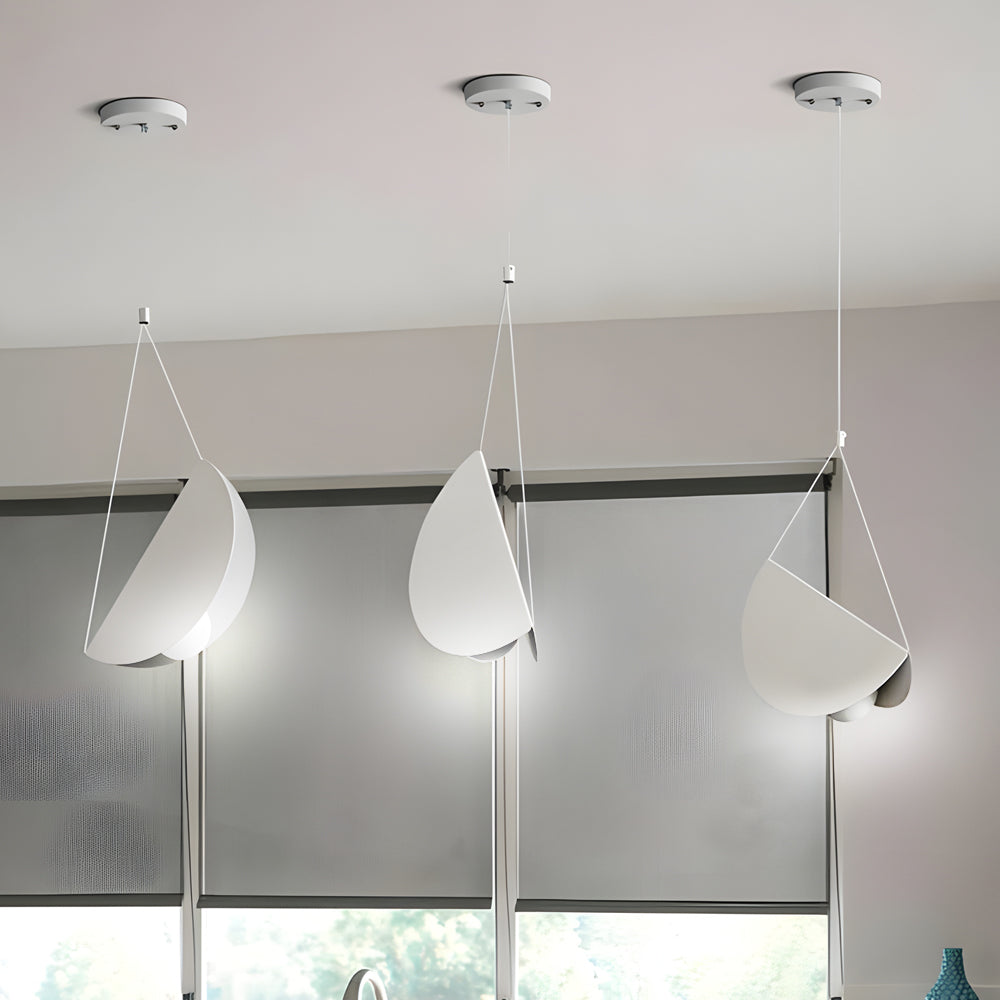 LumiPure – Lampe suspendue linéaire blanche élégante