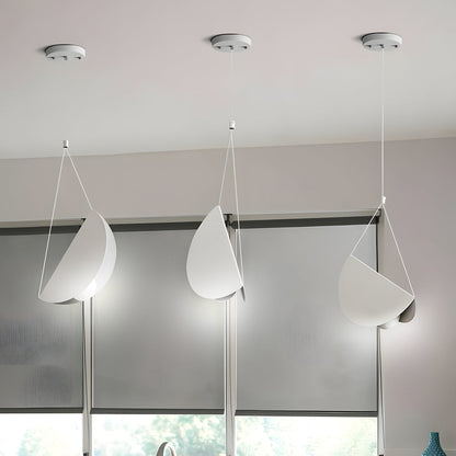 LumiPure – Lampe suspendue linéaire blanche élégante