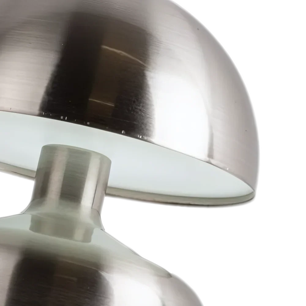 Nickel brillant lumineux