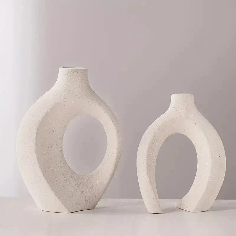 Ensemble de vases en céramique moderne