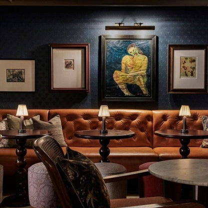 Élégance sans fil : Lampe de table en tissu dimmable de luxe