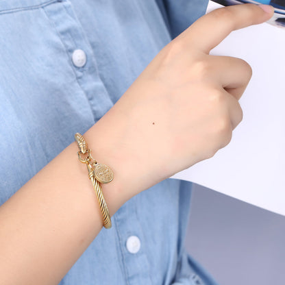 Benedetta - Élégante Sainte Bénedictus Bracelet charm