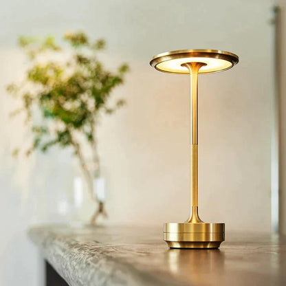 LuxeÉclat - Lampe de Table Élégante et Raffinée