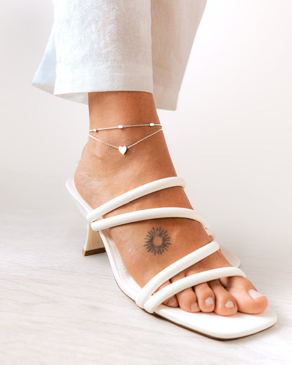 Chic Fiora Enchantment Bracelet de Cheville avec Charms en Forme de Cœur