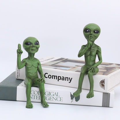 Floroux Alien Garden | Decorative Alien Figure for Outdoor | Resin Statue for Garden & Home | Miniature for Outdoor Use