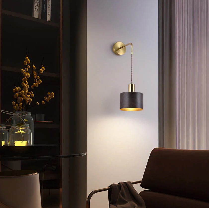 Floroux Applique murale avec base en or et abat-jour en métal - Élégance moderne pour intérieurs