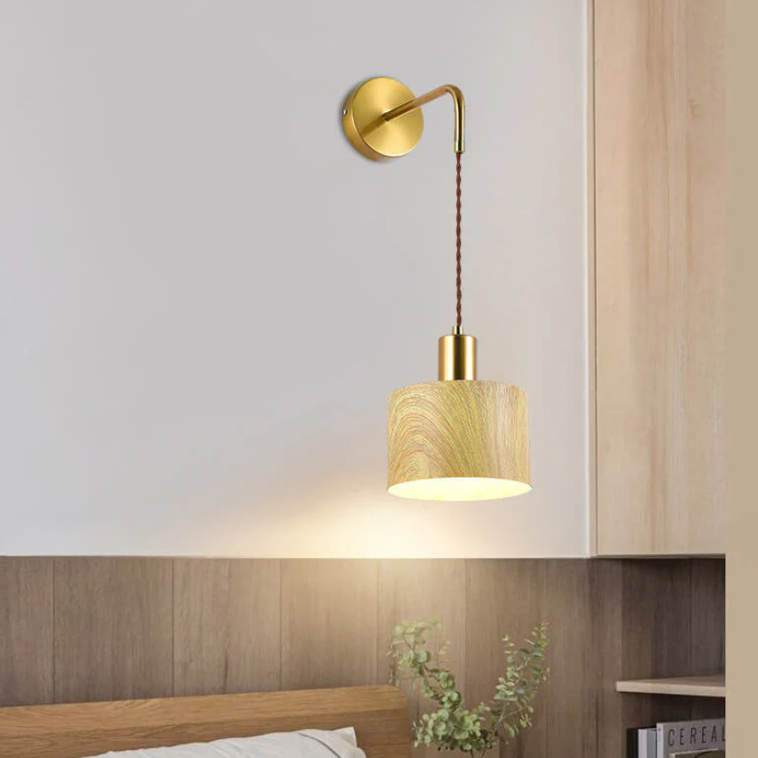 Floroux Applique murale avec base en or et abat-jour en métal - Élégance moderne pour intérieurs