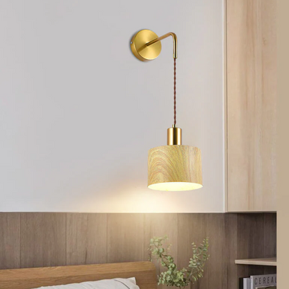 Floroux Applique murale avec base en or et abat-jour en métal - Élégance moderne pour intérieurs