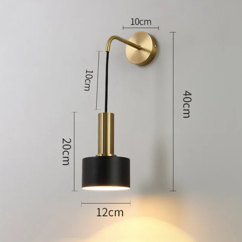 Floroux Applique murale avec base en or et abat-jour en métal - Élégance moderne pour intérieurs