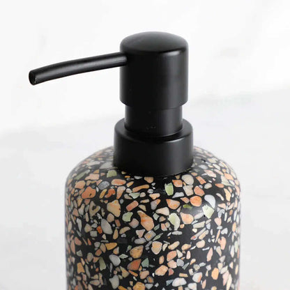 Accessoires de salle de bain en terrazzo noir