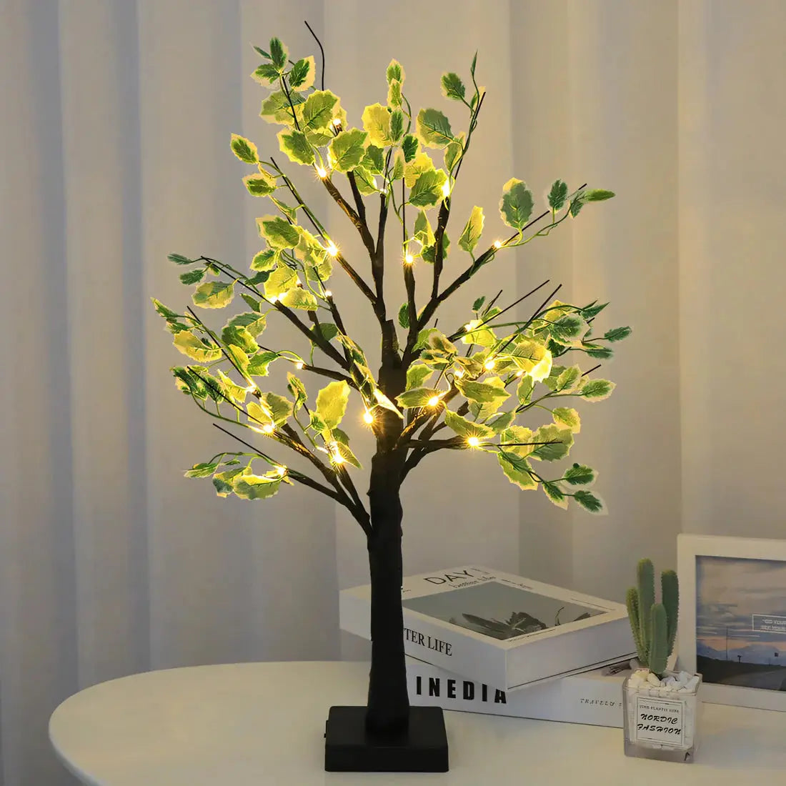 Magique BrightTree Lampe de Table – Design d'Arbre Élégant avec Éclairage LED Chaud