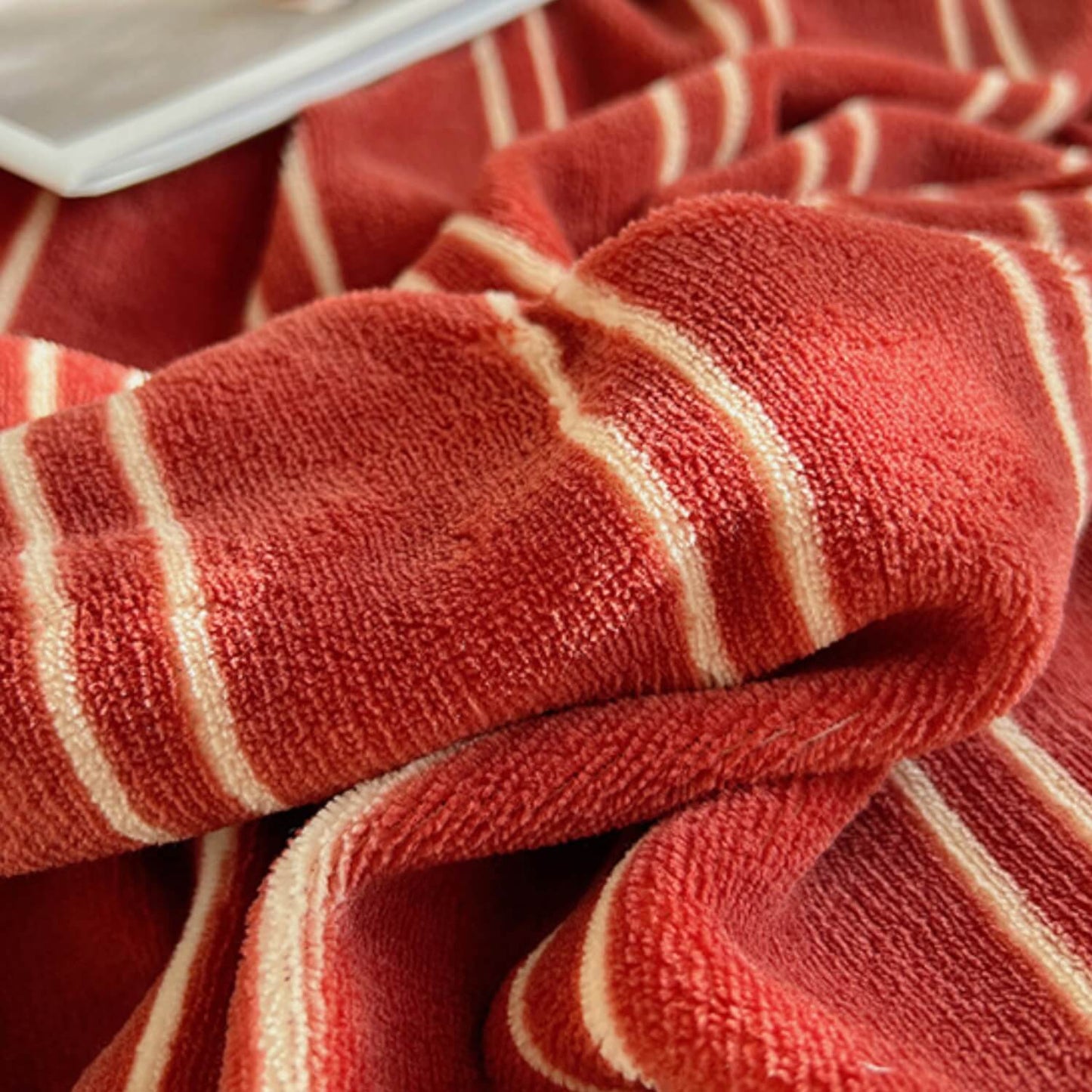 Ensemble de draps de lit de luxe en velours de lait double face à rayures chics