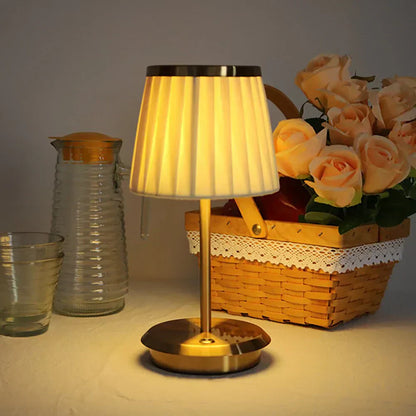 LumiSérénité – Lampe intemporelle élégante