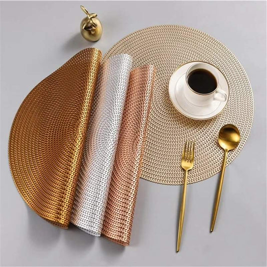 Set de 6 sets de table en PVC.