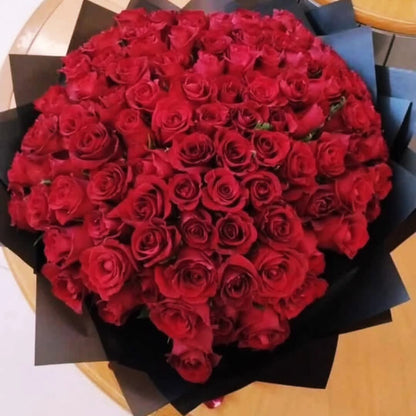 Fleurs fraîchement coupées roses fraîches cadeau