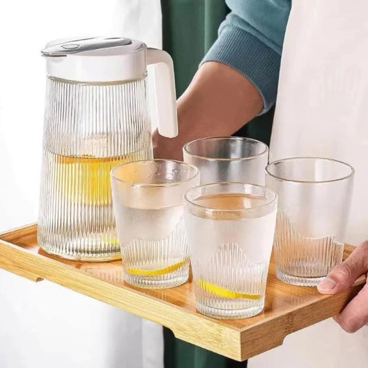 4 verres et pichet ensemble
