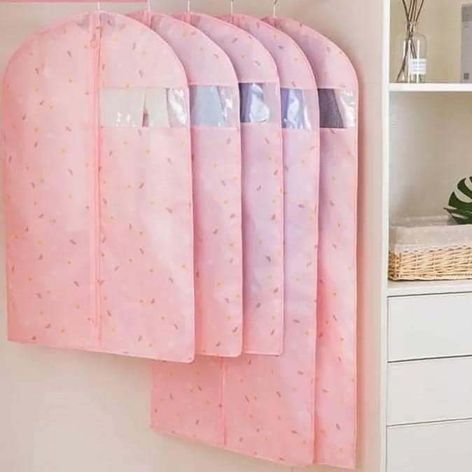 5 Sac de rangement suspendu anti-poussière pour vêtements