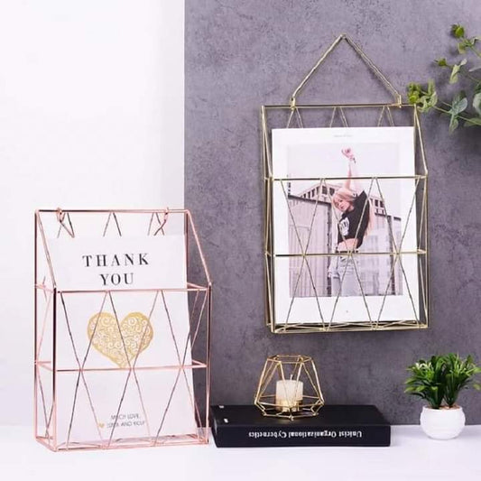 Étagère à magazines murale en or