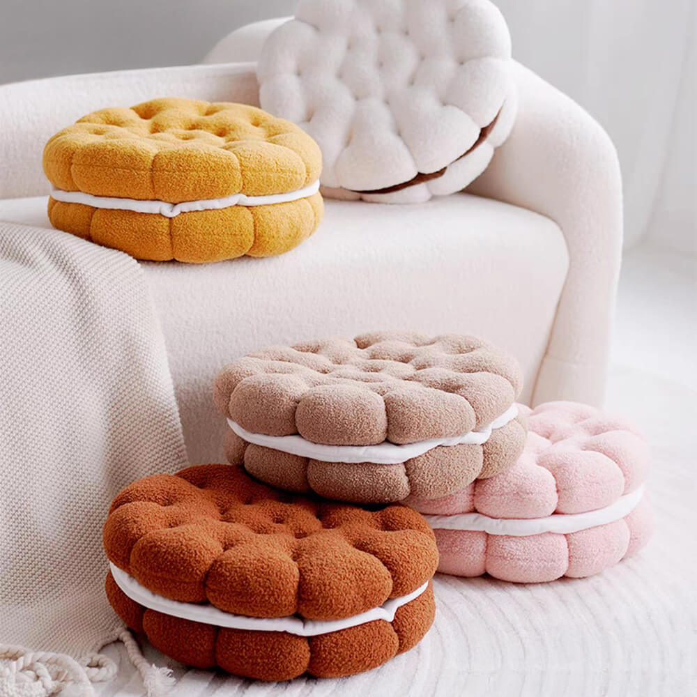 Coussin décoratif en fausse laine d'agneau en forme de biscuit