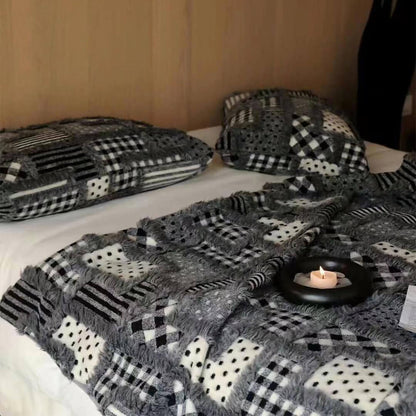 Couverture de literie confortable à carreaux classiques