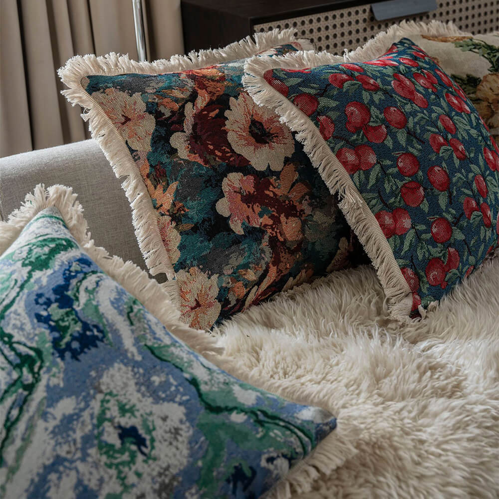 Coussin décoratif en tapisserie florale vintage