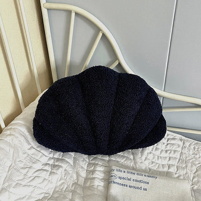 Coussin décoratif en forme de coquille en fausse laine de mouton luxueuse