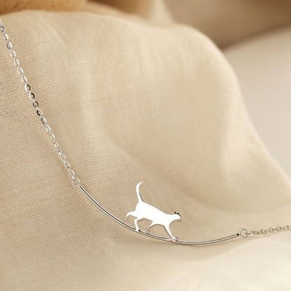 Collier en Argent Élegant avec un Chat Grimpant - Felina