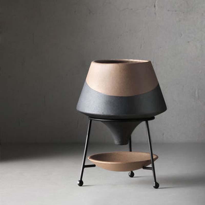 Floroux droplet-shaped plant pot with saucer | Elegant clay pot for modern decor