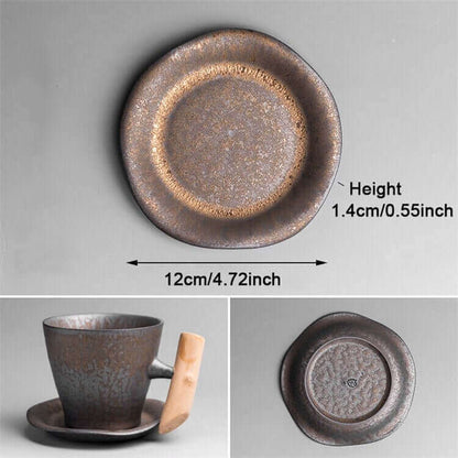 Tasse rétro japonaise avec glaçure rouillée et poignée en bois