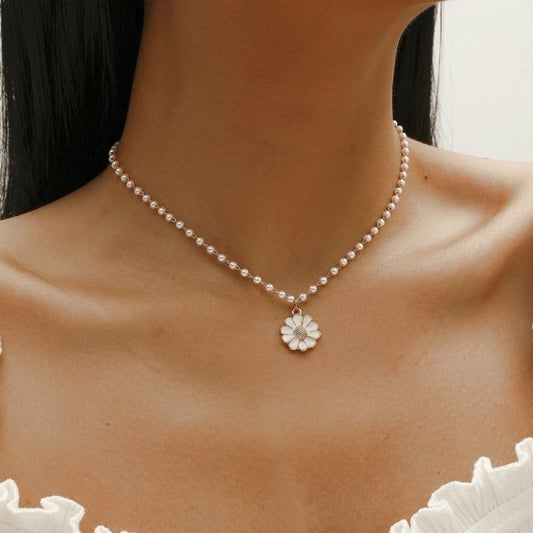 Collier élégant Marguerite et Perle pour Dames - Édition Lara