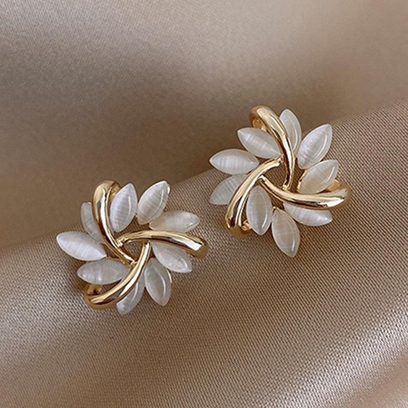 BlossomStud Boucles d'oreilles – Élégantes Boucles d'oreilles Sakura