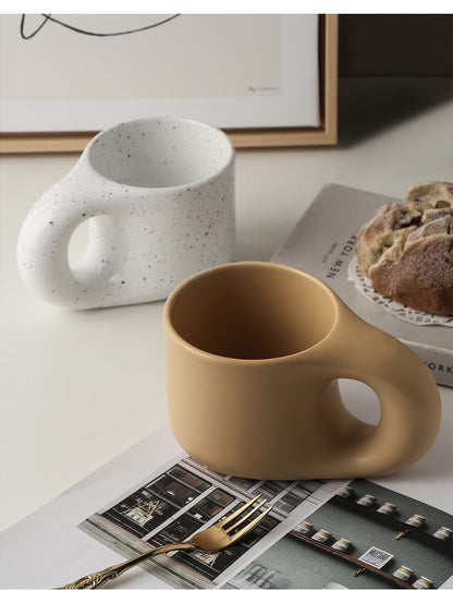 Élégance Intemporelle - Ensemble de Tasse et Soucoupe en Porcelaine Minimaliste