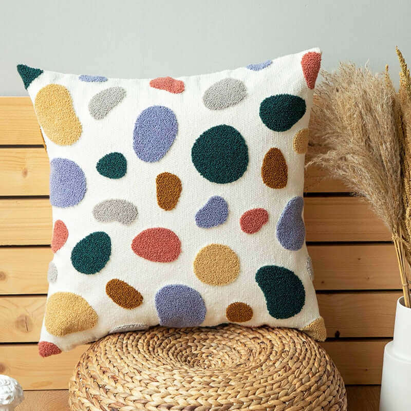 Dot coussin brodé